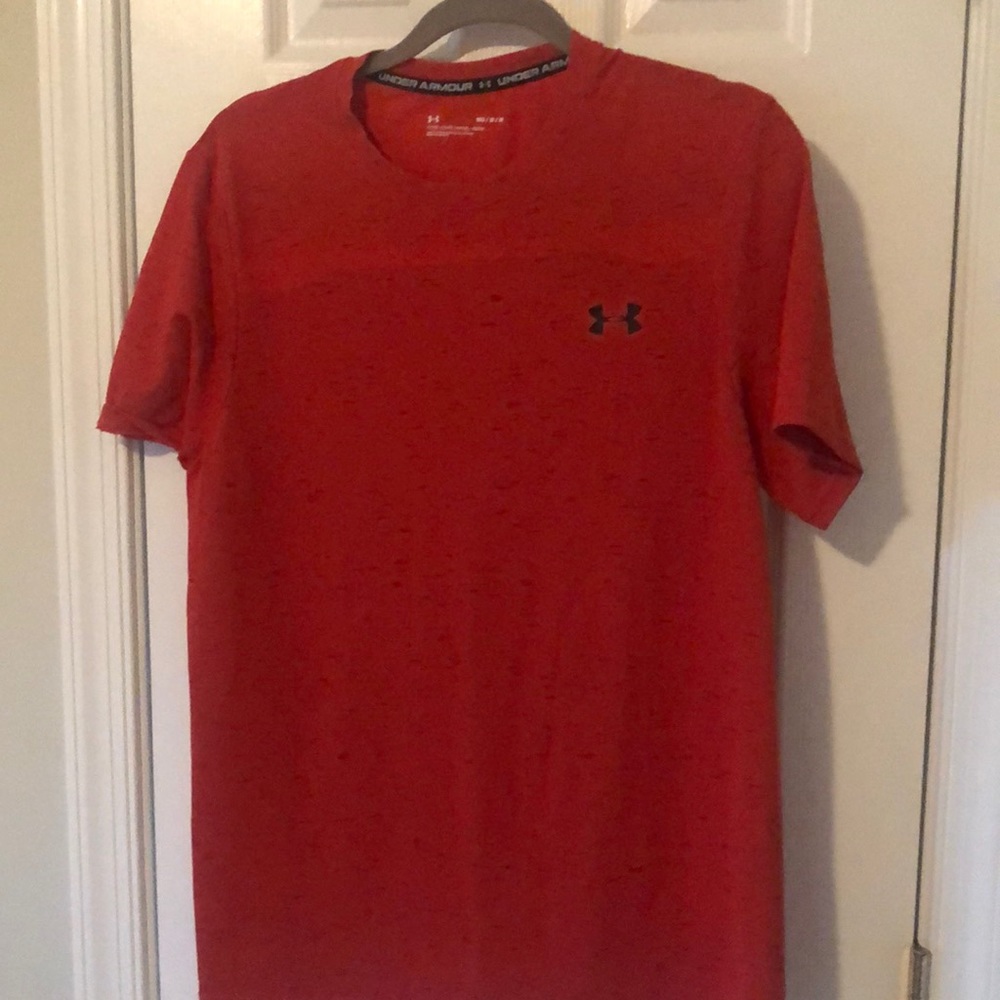 NWT Men’s Under Armour Fitted Tee